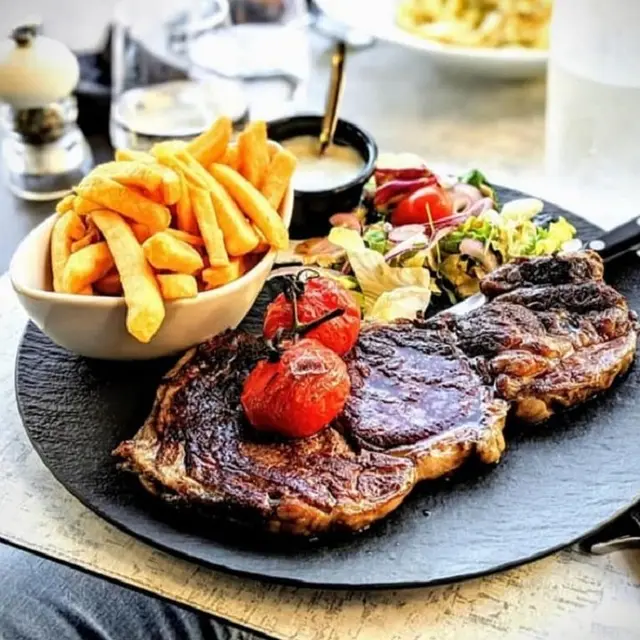 LE GRAND CAFÉ DE LA PAIX 1