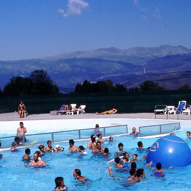 PISCINE ERR - boule à vagues