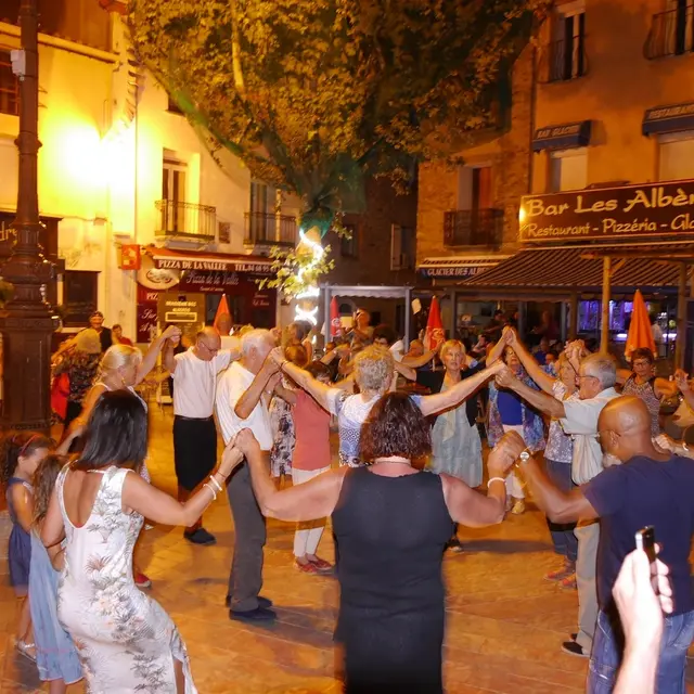 SARDANES Place République