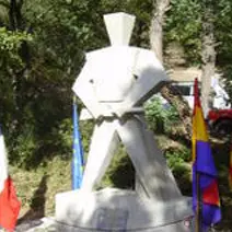 STATUES DE MANOLO VALIENTE