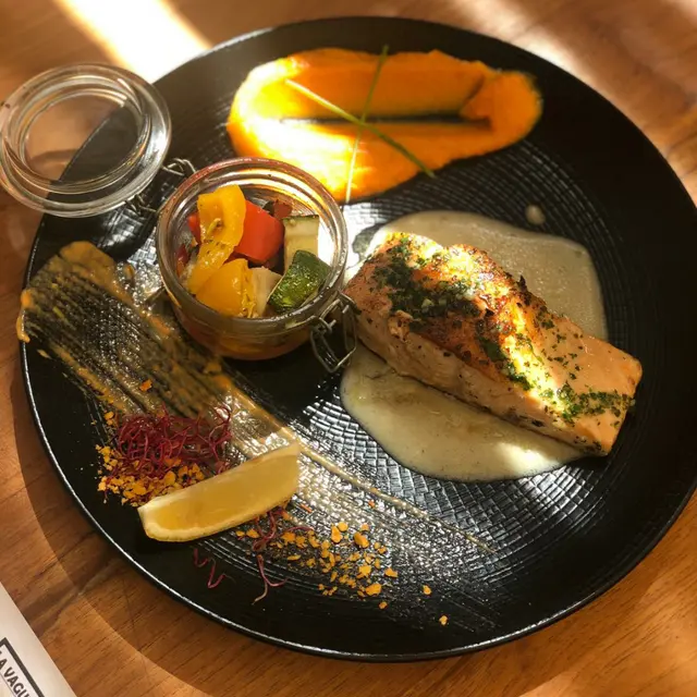 VOILE BLANCHES RESTO 1