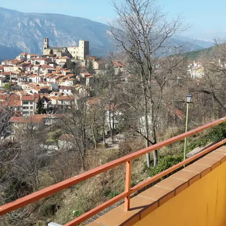 brunel vue village depuis terrasse