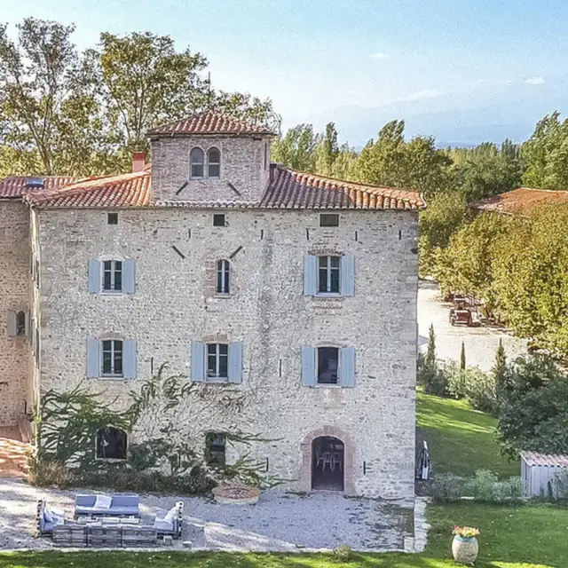 chateau DOMAINE VILLELCARE