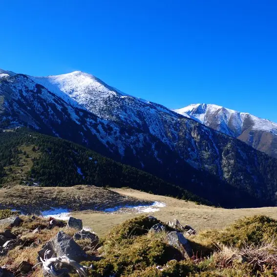 Vue sur le Canigó depuis le Coll de la Cirera_1