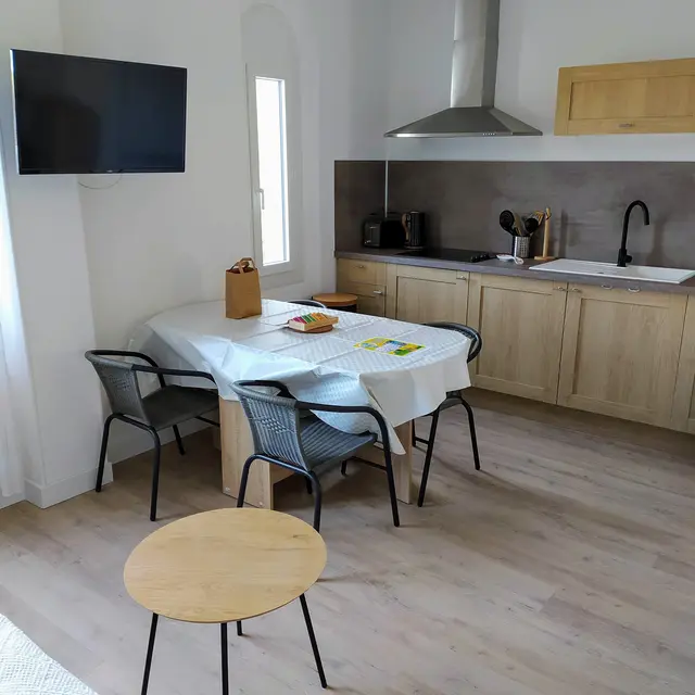 cuisine-pièce de vie apt Fourtou