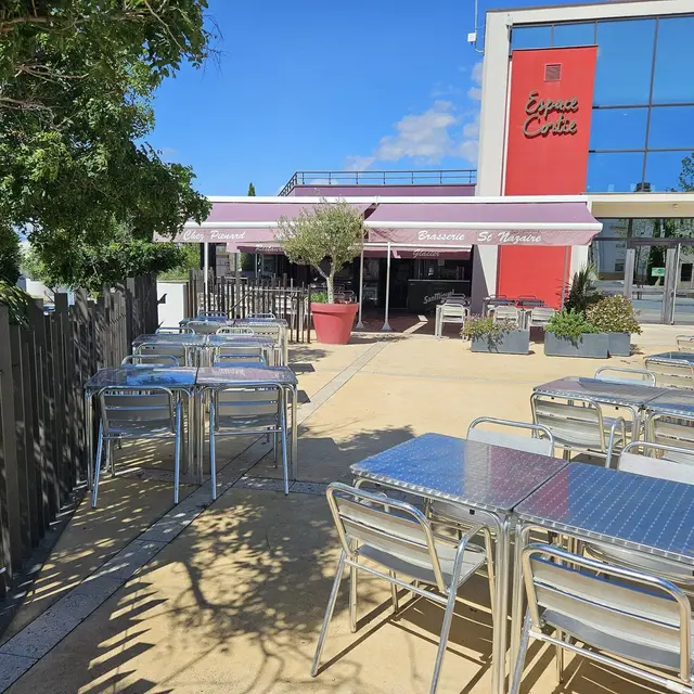 espace restaurant Saint Nazaire
