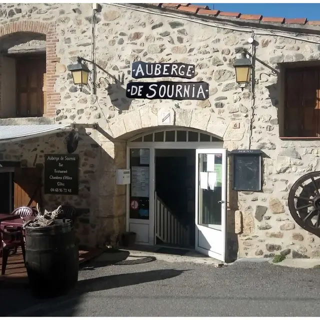 facade - auberge de sournia - navajas gilles