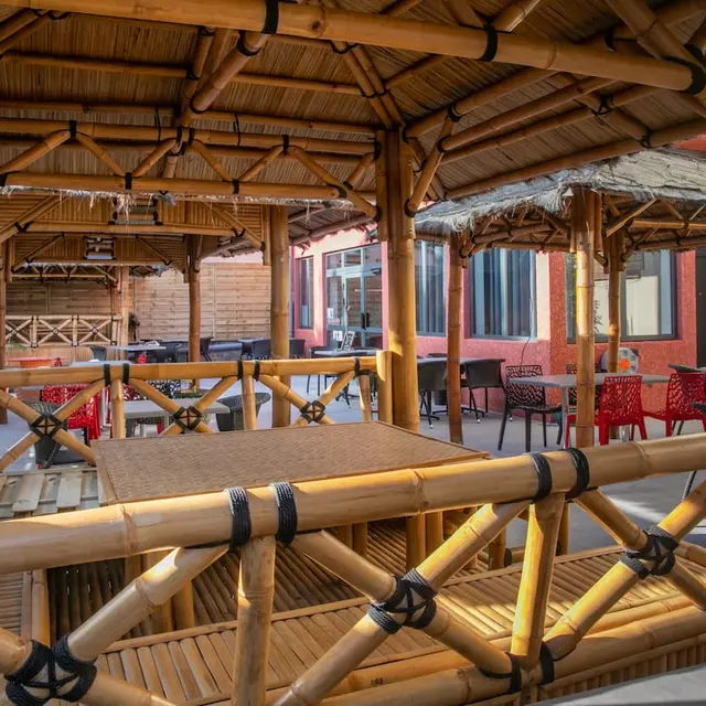 la-table-de-mai-ly-terrasse-ille-sur-tet-web