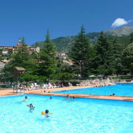 piscine de plein air, vue d'ensemble