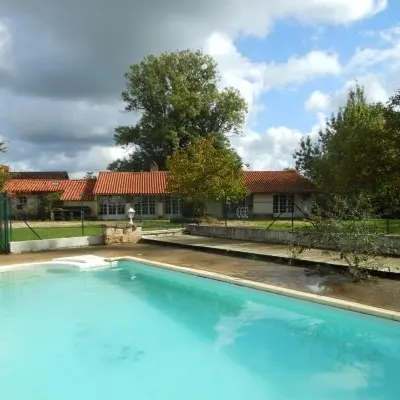 54315 - Piscine privée