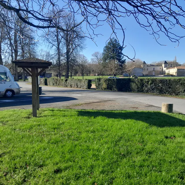 Aire de service du Parc du Vignaud