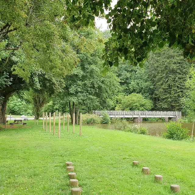 table-pique-nique-rivière-mère-vouvant (11)