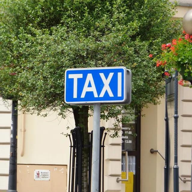 taxi-362638_1280