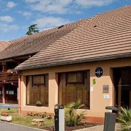 vallee-de-la-sarthecampanile-devanture-72-Hot-1