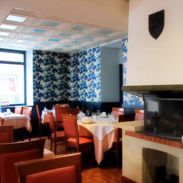 La-Suze-St-Louis-salle-de-Restaurant