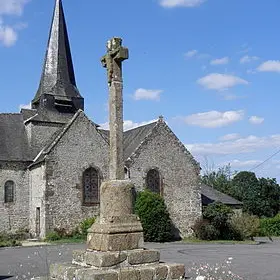 Ambrières-les-Vallées_(53)_Église_Saint-Martin_de_Cigné_02