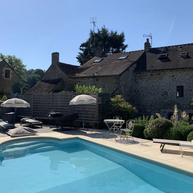 Gîte La Cassine - Moulins-le-Carbonnel - piscine