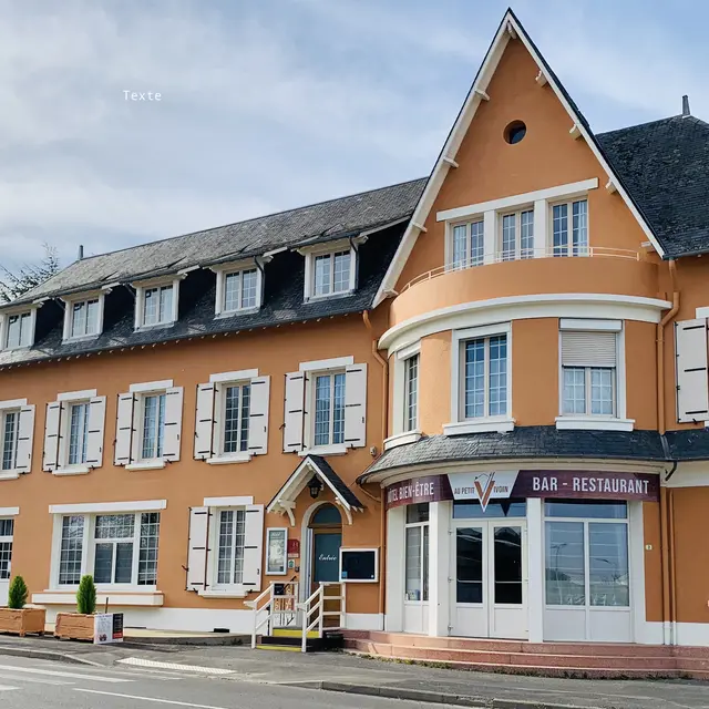 Hôtel-restaurant Au Petit Vivoin - Vivoin - extérieur