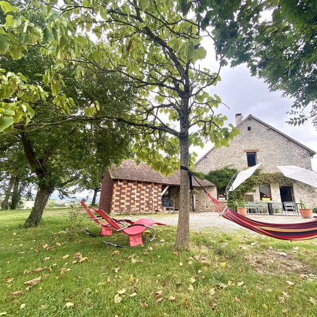 Gîte Le Rocher - Moulins-le-Carbonnel - terrasse sud