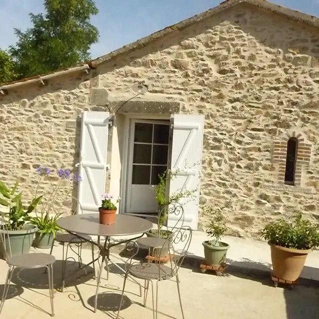 terrasse meublé - D'Amphernet - Antigny - 85 - 5 - HLO