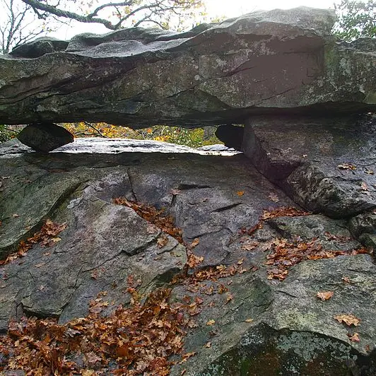 PNA53- La pierre des Diables à Sainte-Suzanne