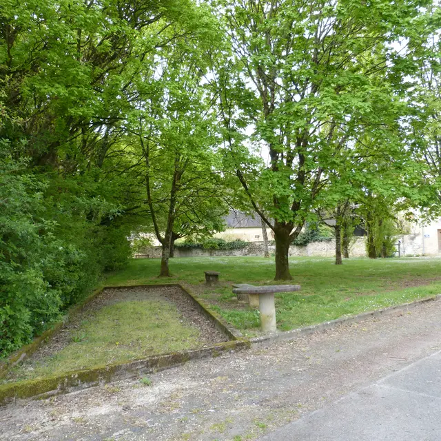 Parking du Prieuré Xanton-Chassenon