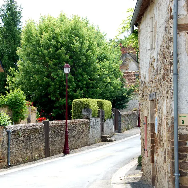 Poille-sur-Vegre-bourg--4