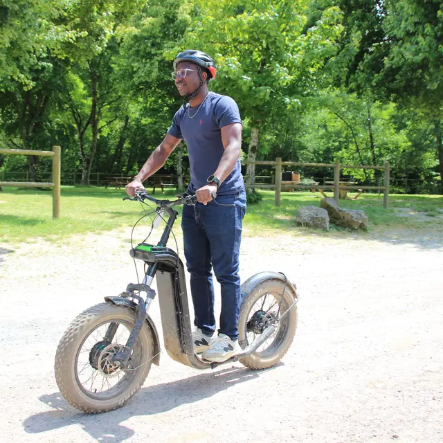 trottinette électrique à grosse roues