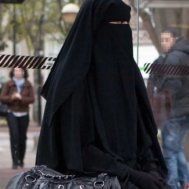 Roubaix-Un-controle-d-identite-d-une-femme-voilee-tourne-mal