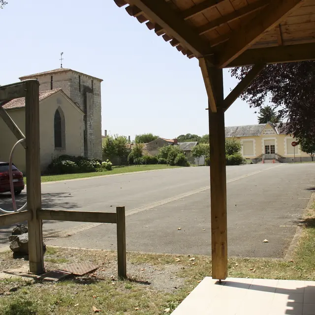 Aire de stationnement de Xanton (1)