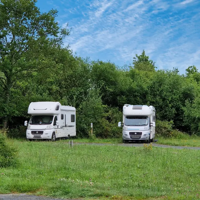 aire-de-camping-car-france-passion-melli-ouest-saint-laurent-de-la-salle-85 (3)
