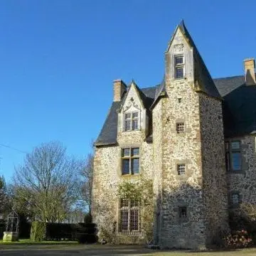 aubigne-un-bel-exemple-de-manoir-du-maine