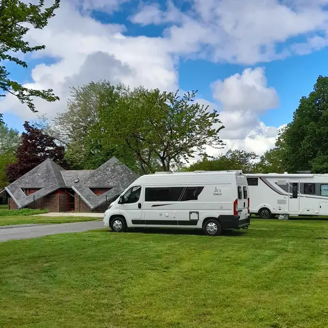 Aire camping-car-park de Précigné - Camping-cars