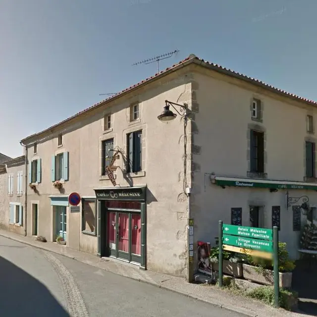 café-mélusine-vouvant-1