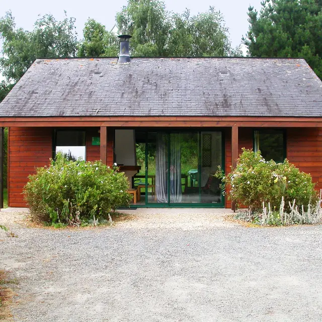Chalet vue extérieure < VVNJ < Bouère < Mayenne