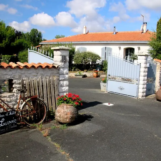 chambre-d-hotes-le-lavoir-charrier-85200-doix-les-fontaines-fontaines- (1)
