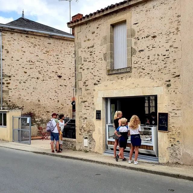 creperie-glacier-les-delices-de-melusine-85120-vouvant-1