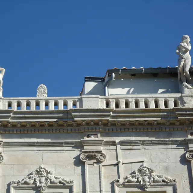les naiades de l'hôtel des bains