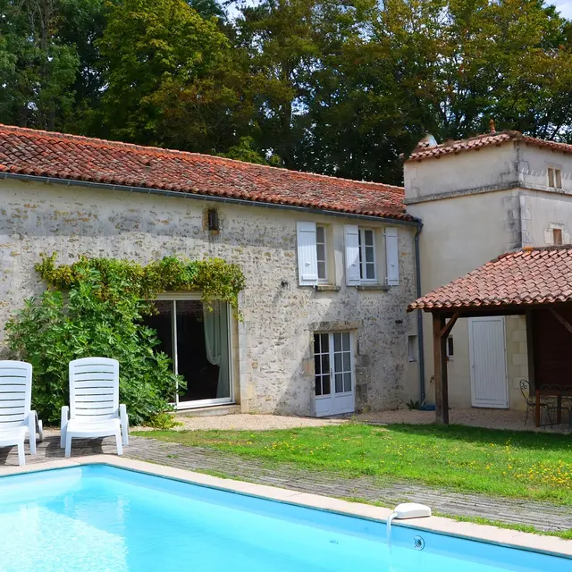 meublé-gite-le-parc-chateau-de-bourneau-85200-fontenay-vendee- (1)
