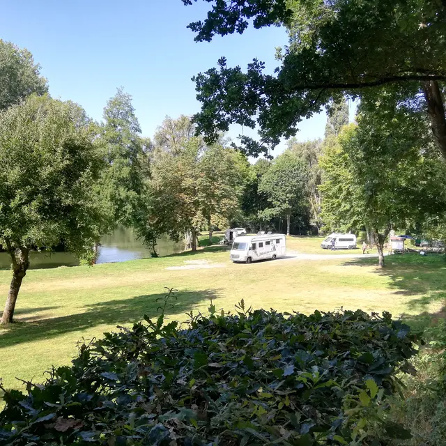 Aire de stationnement camping-car à Saint-Céneri-le-Gérei