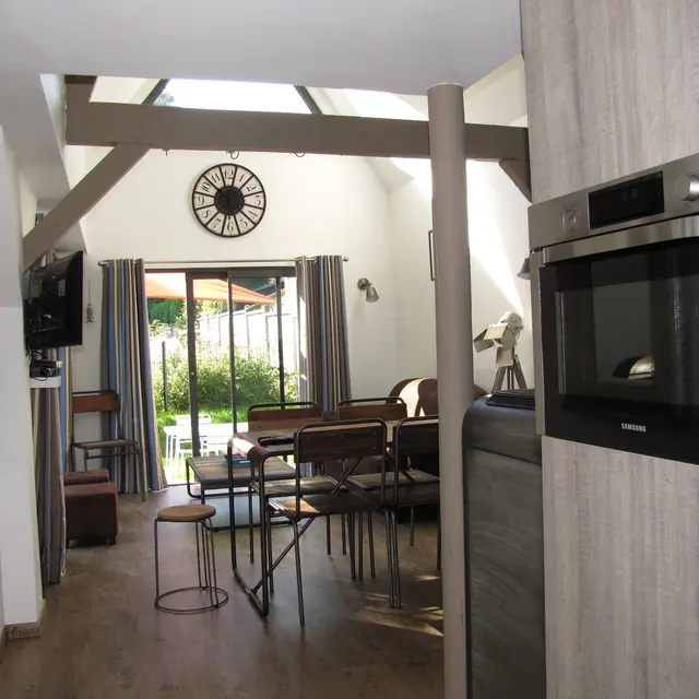 Ouville - Villa Argonne gîte DIEPPE cuisine salon