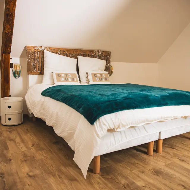 La chambre ouverte sur salle de bain