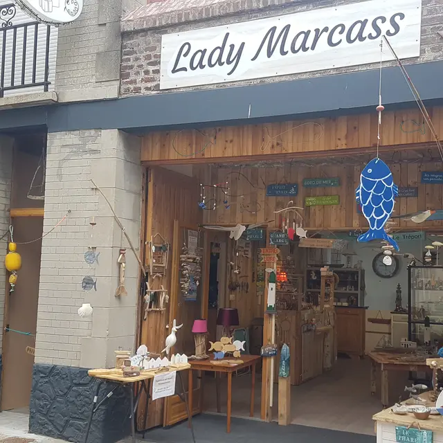 Devanture-boutique-artisanat-Lady-Marcass-Quartier-des-Cordiers-Le-Tréport