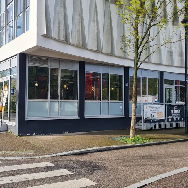 Le restaurant Léo à table est ouvert à tous