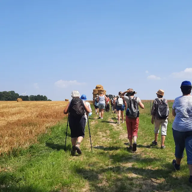 Randonneurs à Saint-Pierre-Bénouville