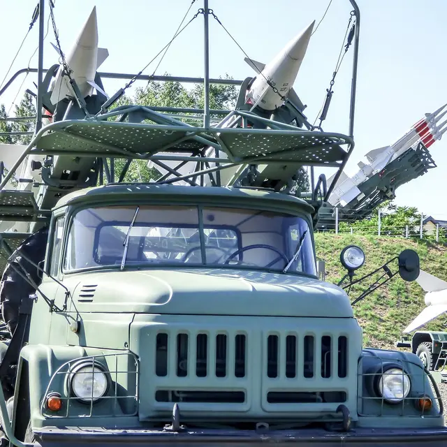 vehicle-2370626_1280