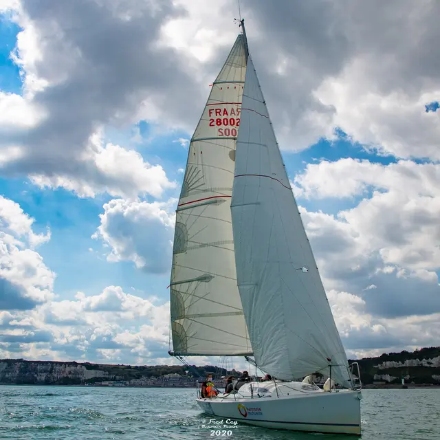 Voilier sur la Côte d'Albâtre
