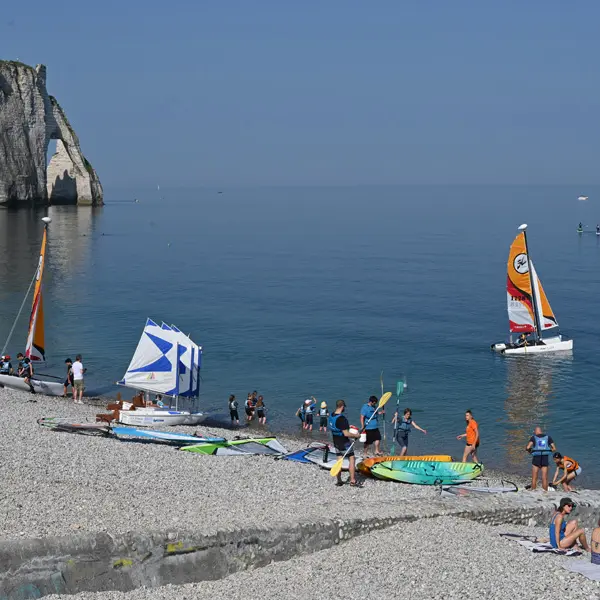 Plage nautisme Etretat