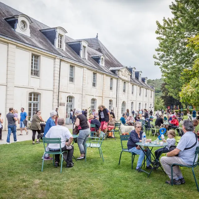 Abbaye du Valasse Salon de thé la Laiterie terrasse Gruchet le Valasse Caux Seine Normandie tourisme