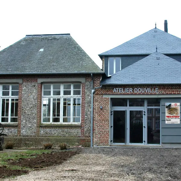 Atelier-Roger-Douville---Canville-les-deux-Eglises-3 800x600